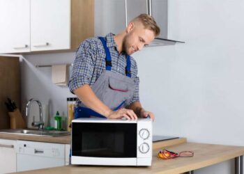 Có một số lò vi sóng yêu cầu nguồn điện tương thích mới có thể hoạt động